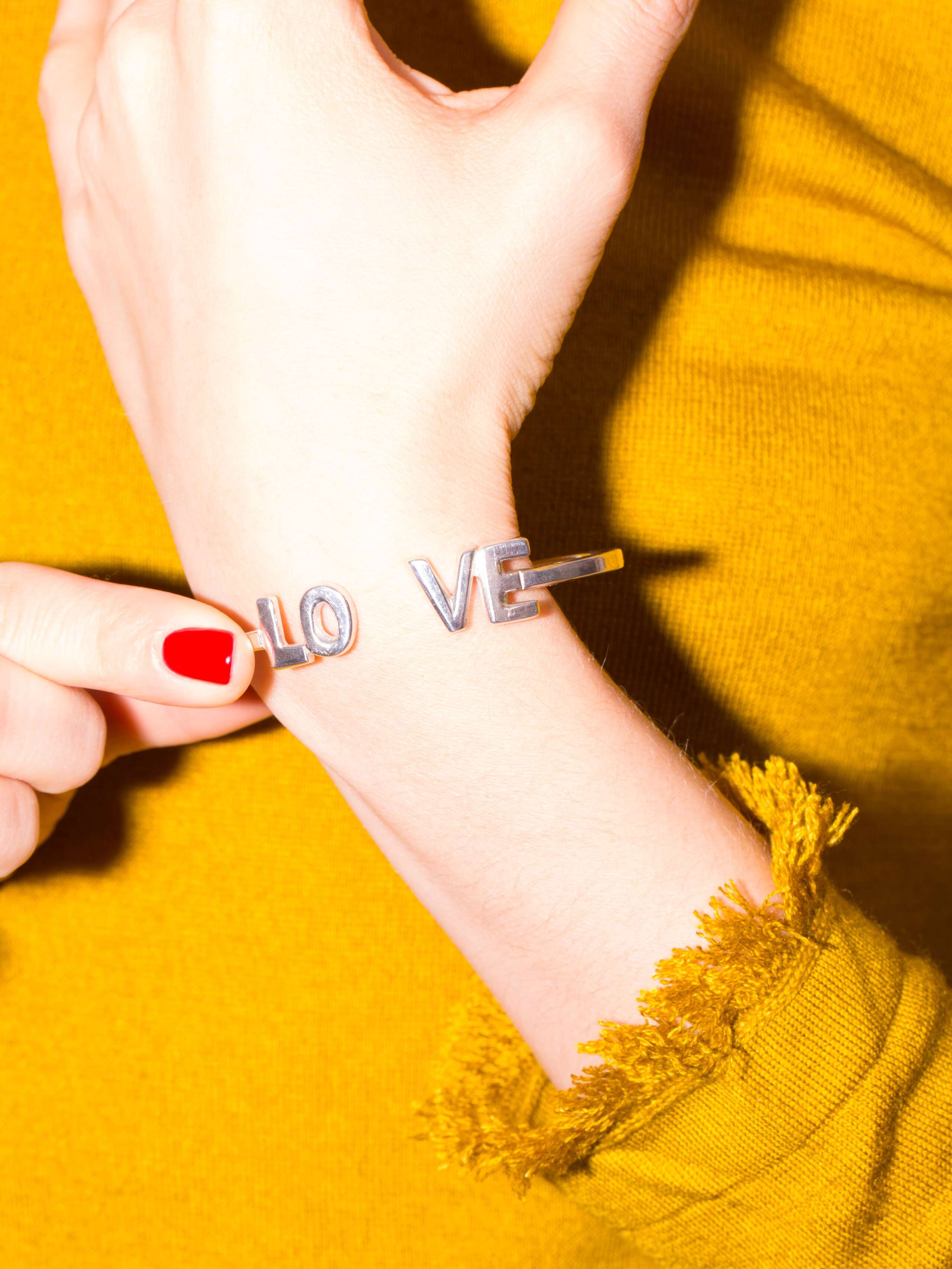 love rules bangle
