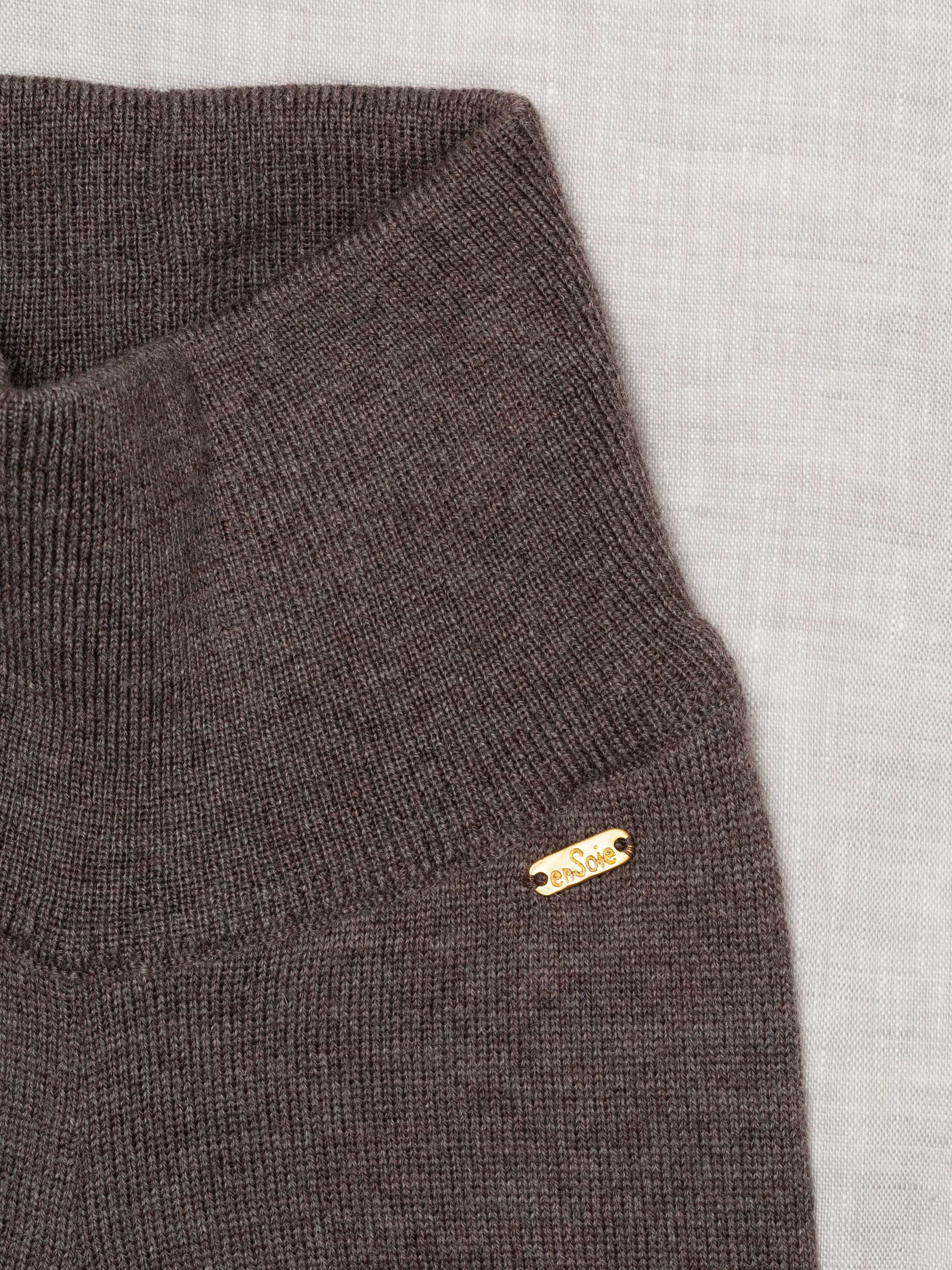Fine knitted leggings
