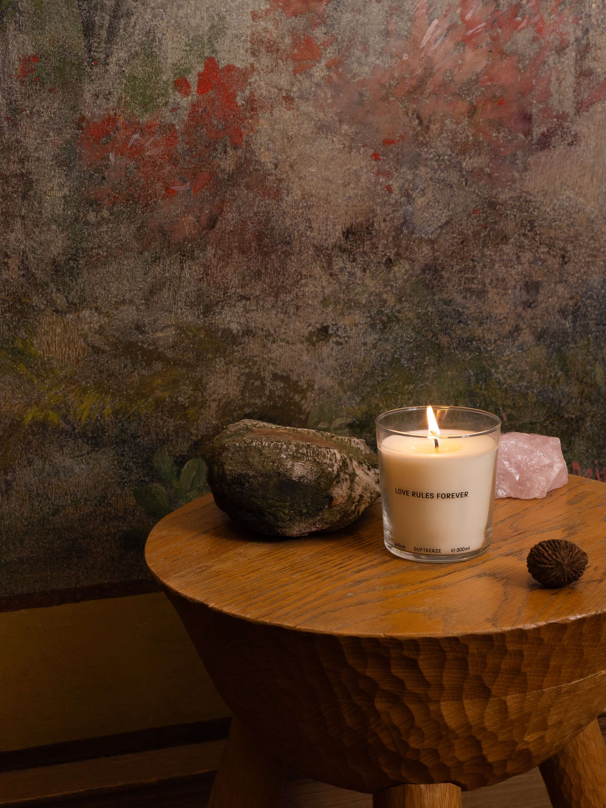Picture of a sweet romantic sctened candle on a table