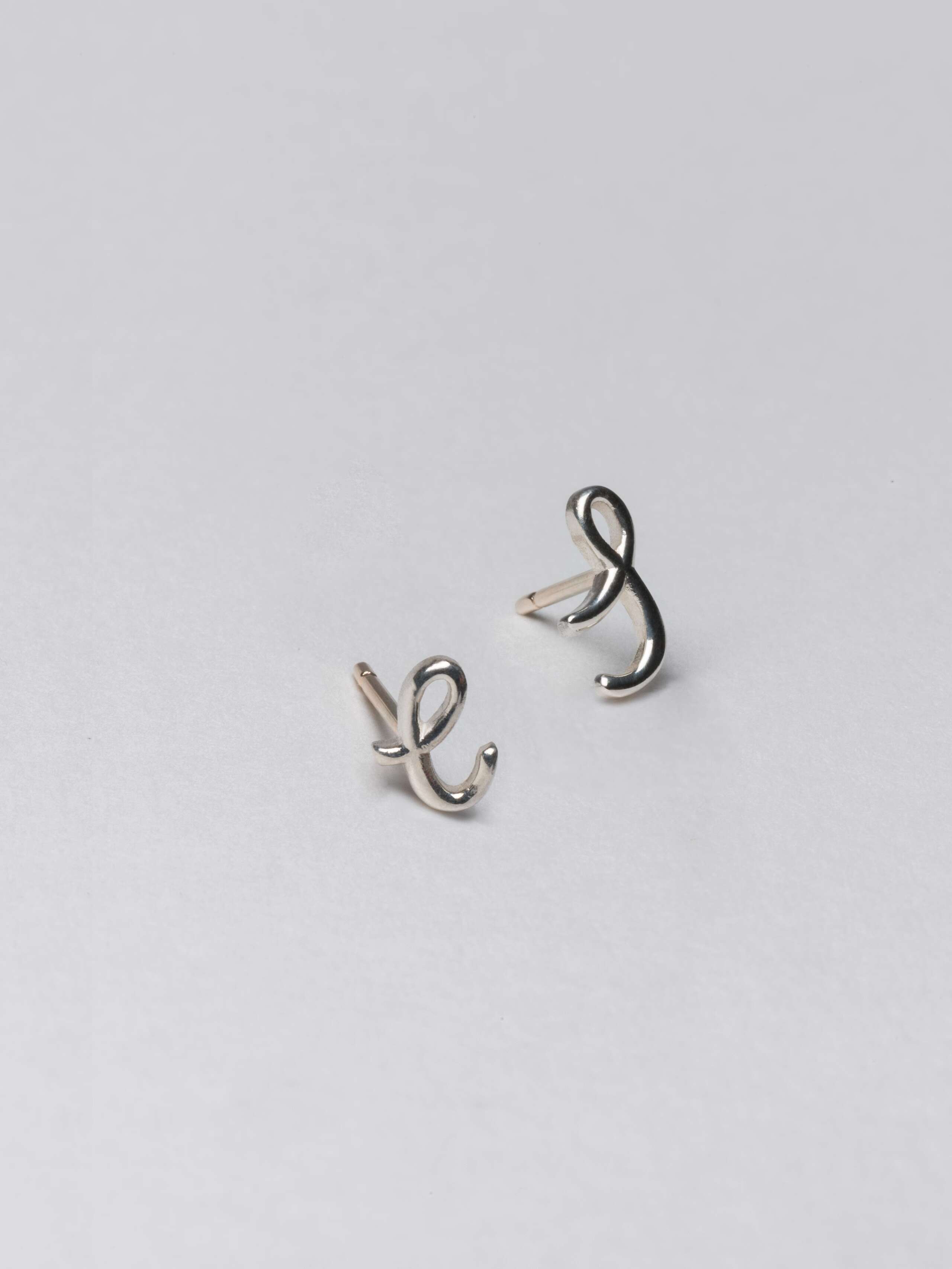 eS sterling silver ear studs