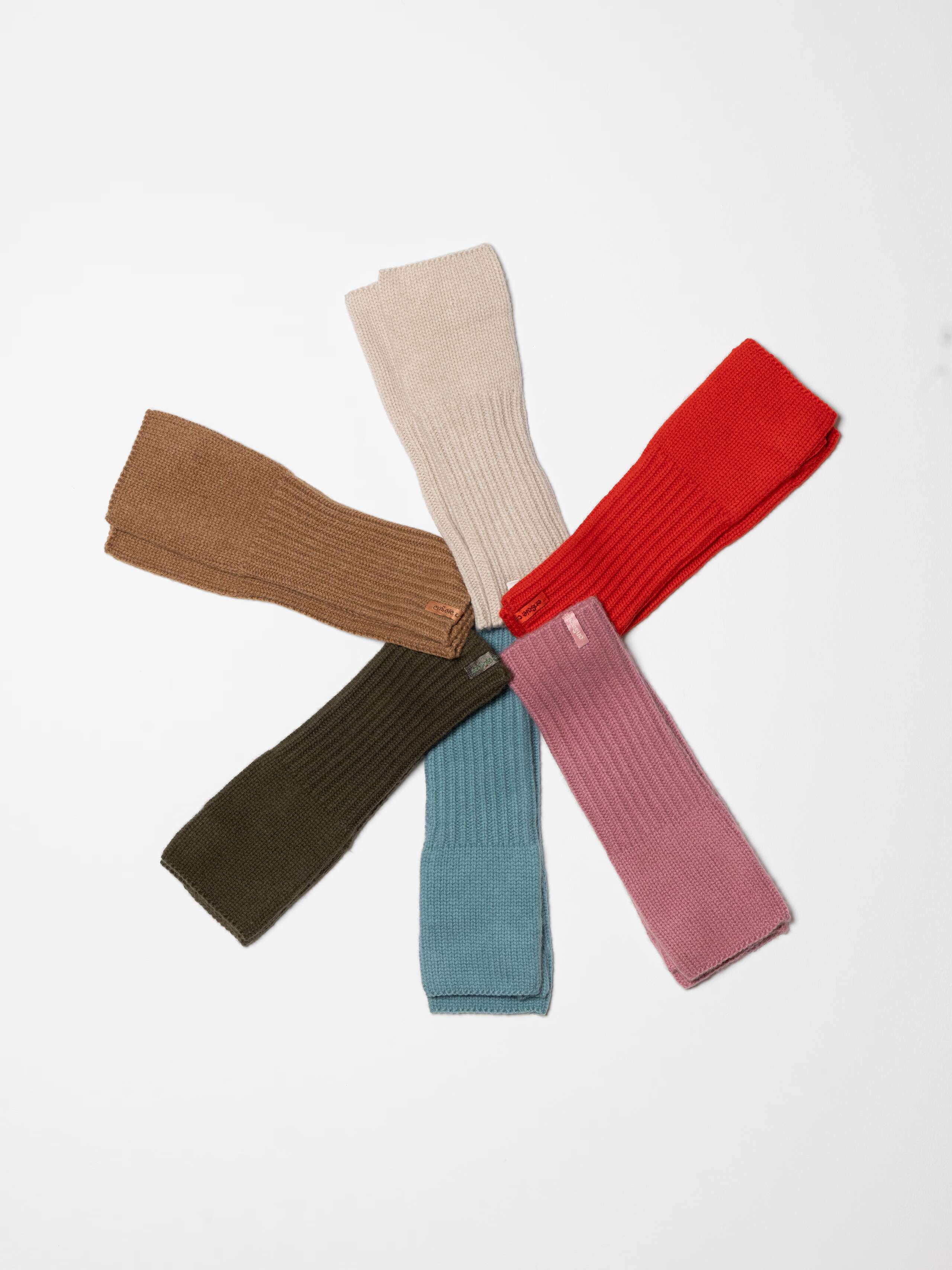 Frida mittens Cashmere in six colours