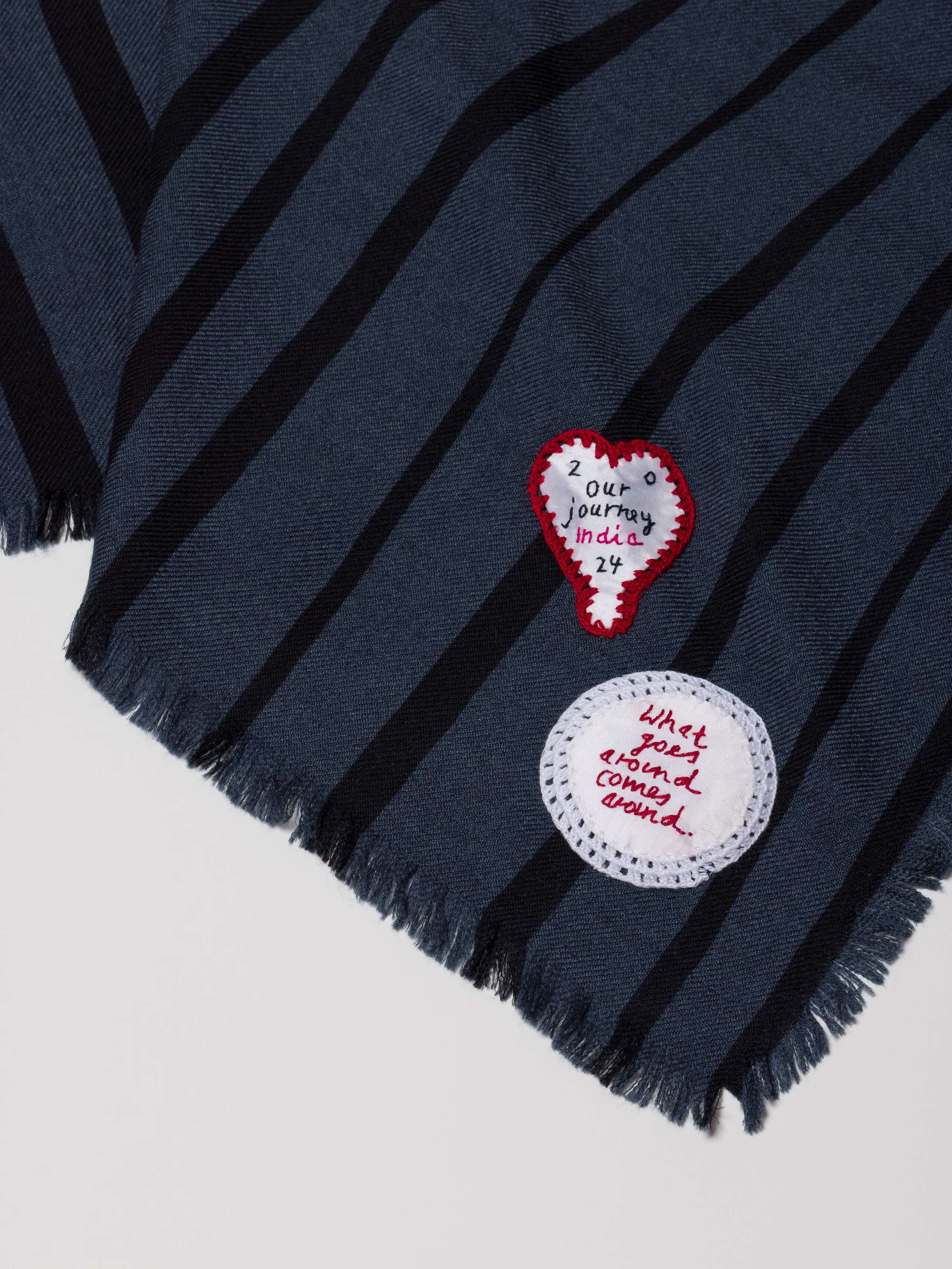 Saga foulard 65 in wool with stripes print on navy