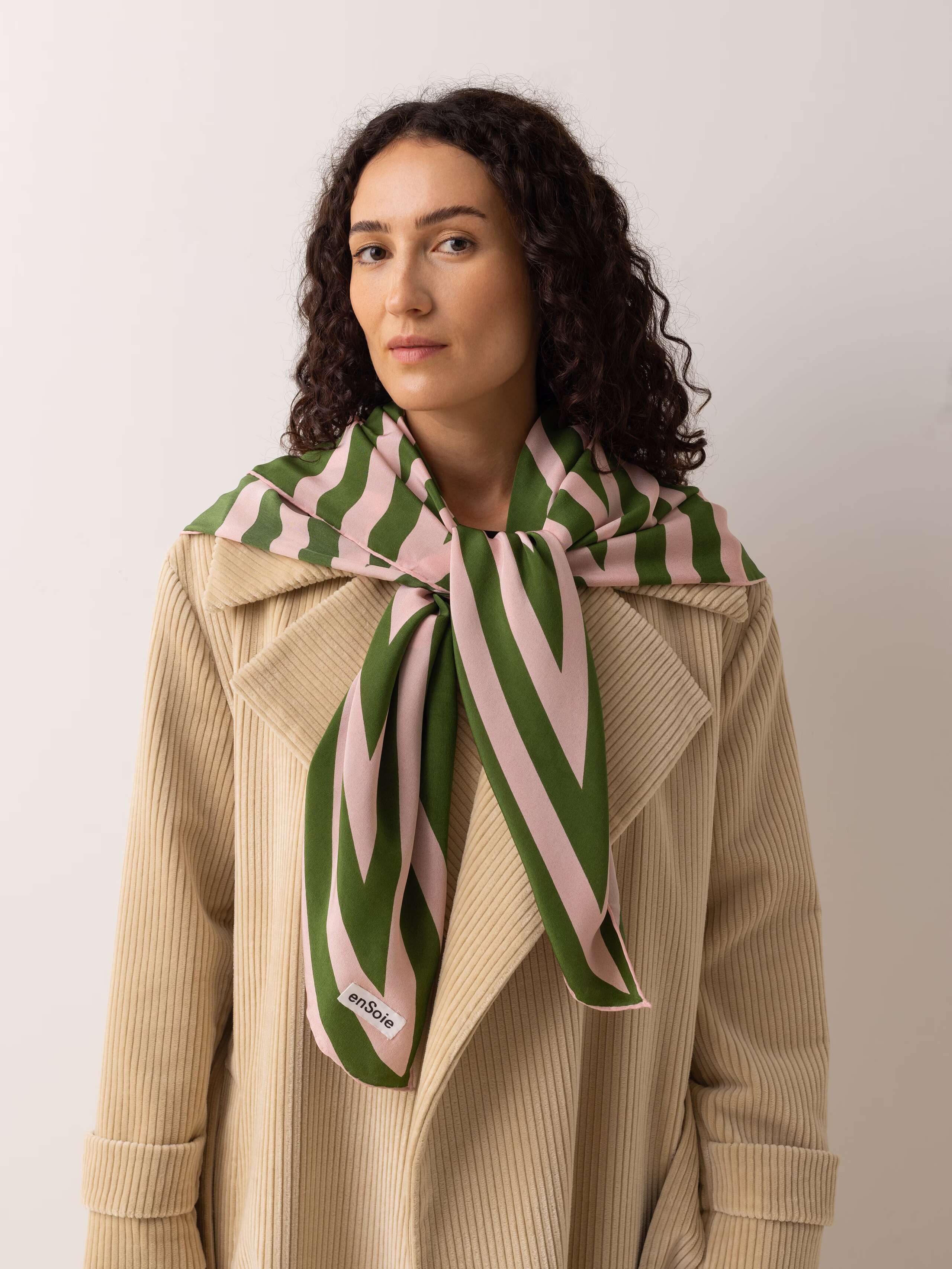 Carré foulard with Star Print Green Old Rose Silk