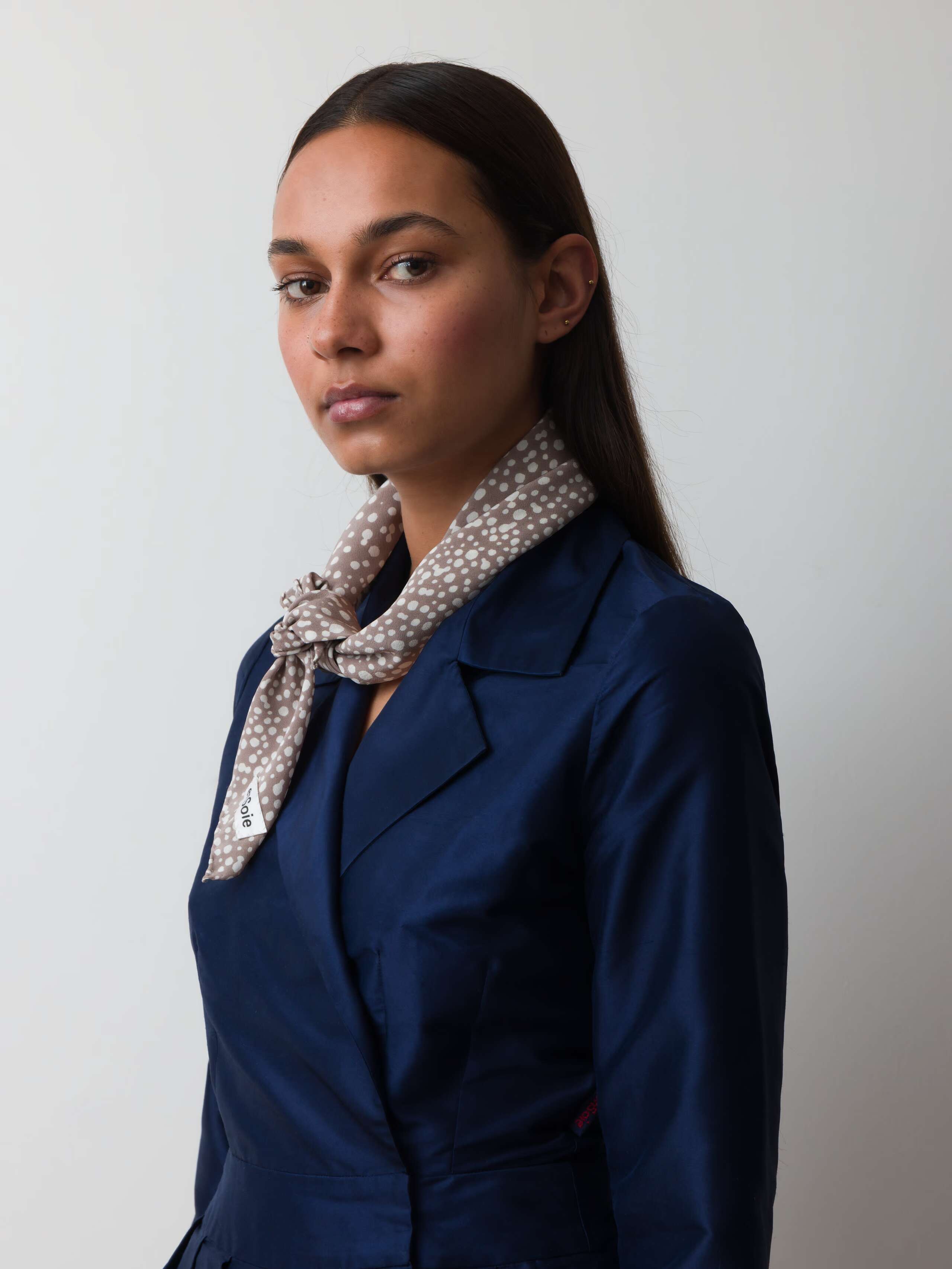 Model wearing Leo dot foulard moonrock