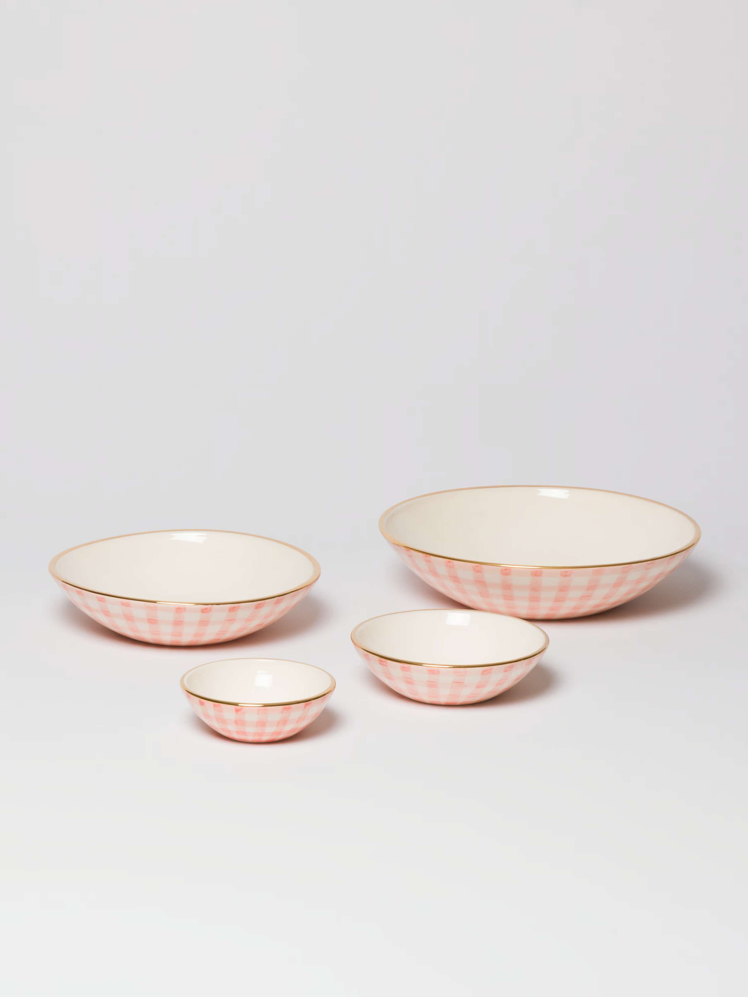 Overview of Beau Bowls in Candy Pink