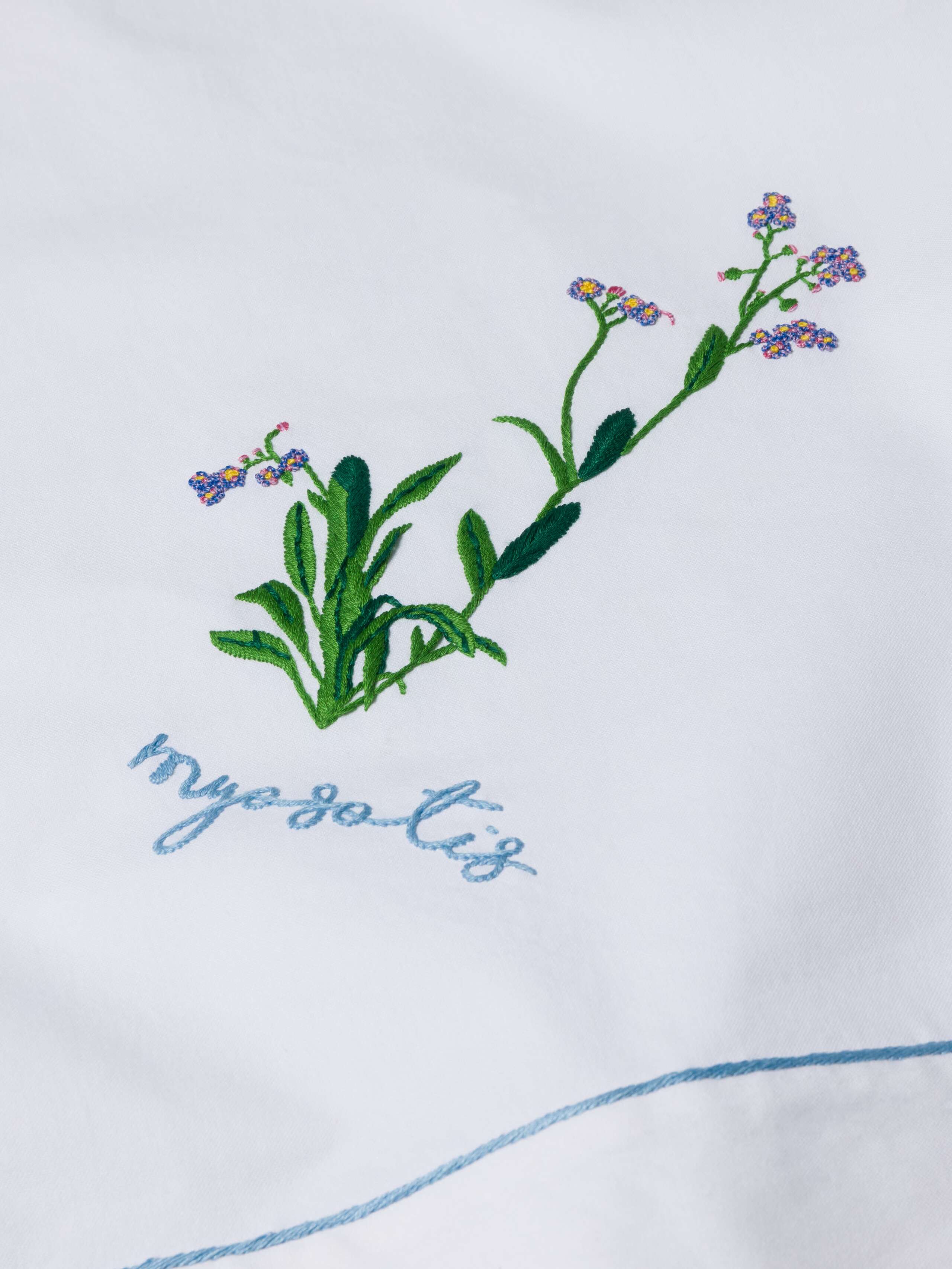 Charlotte tablecloth white with floral hand-embroidery