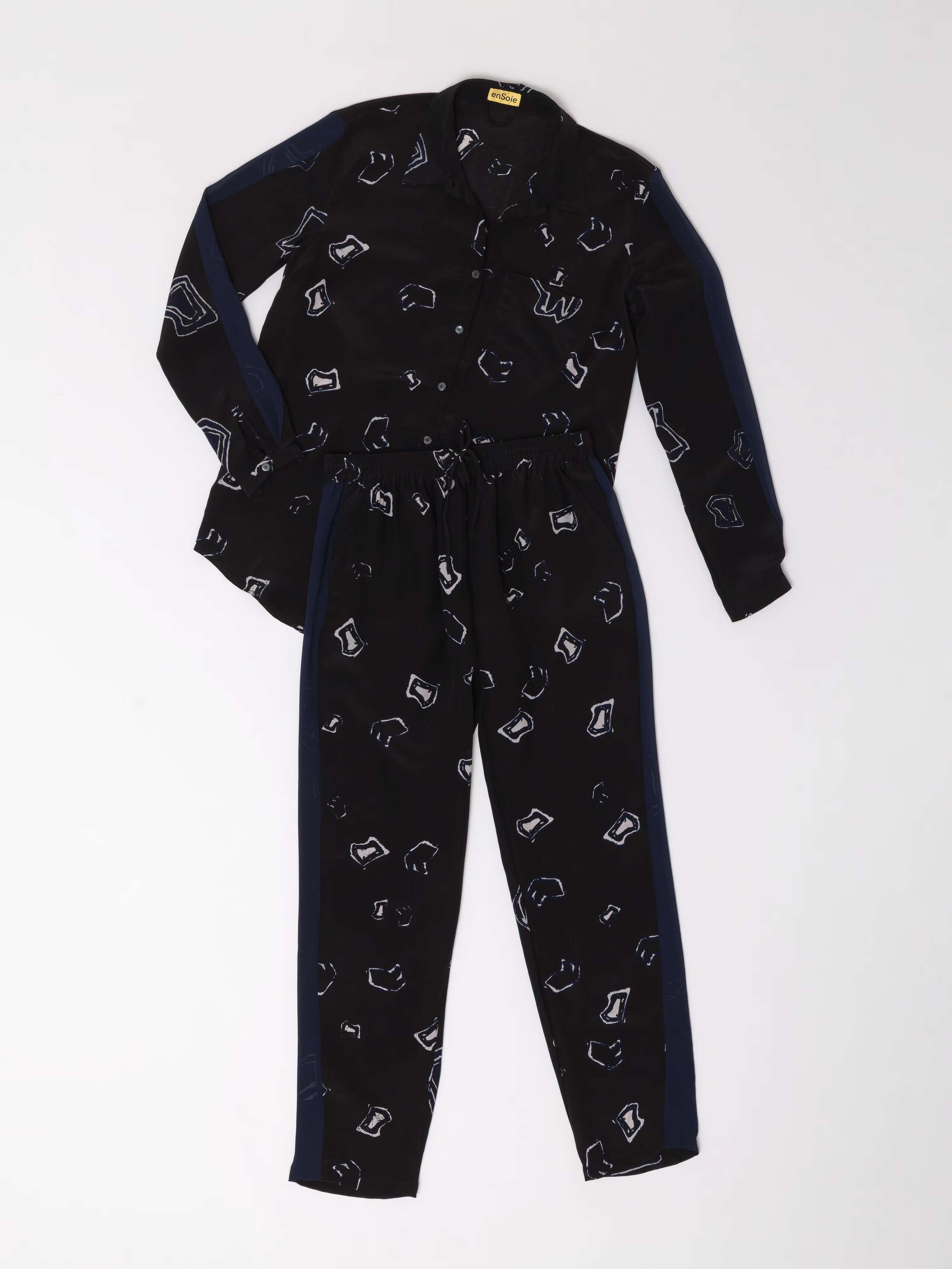 Jetlag two piece set tracksuit in one-of a kind silk black with print in navy white