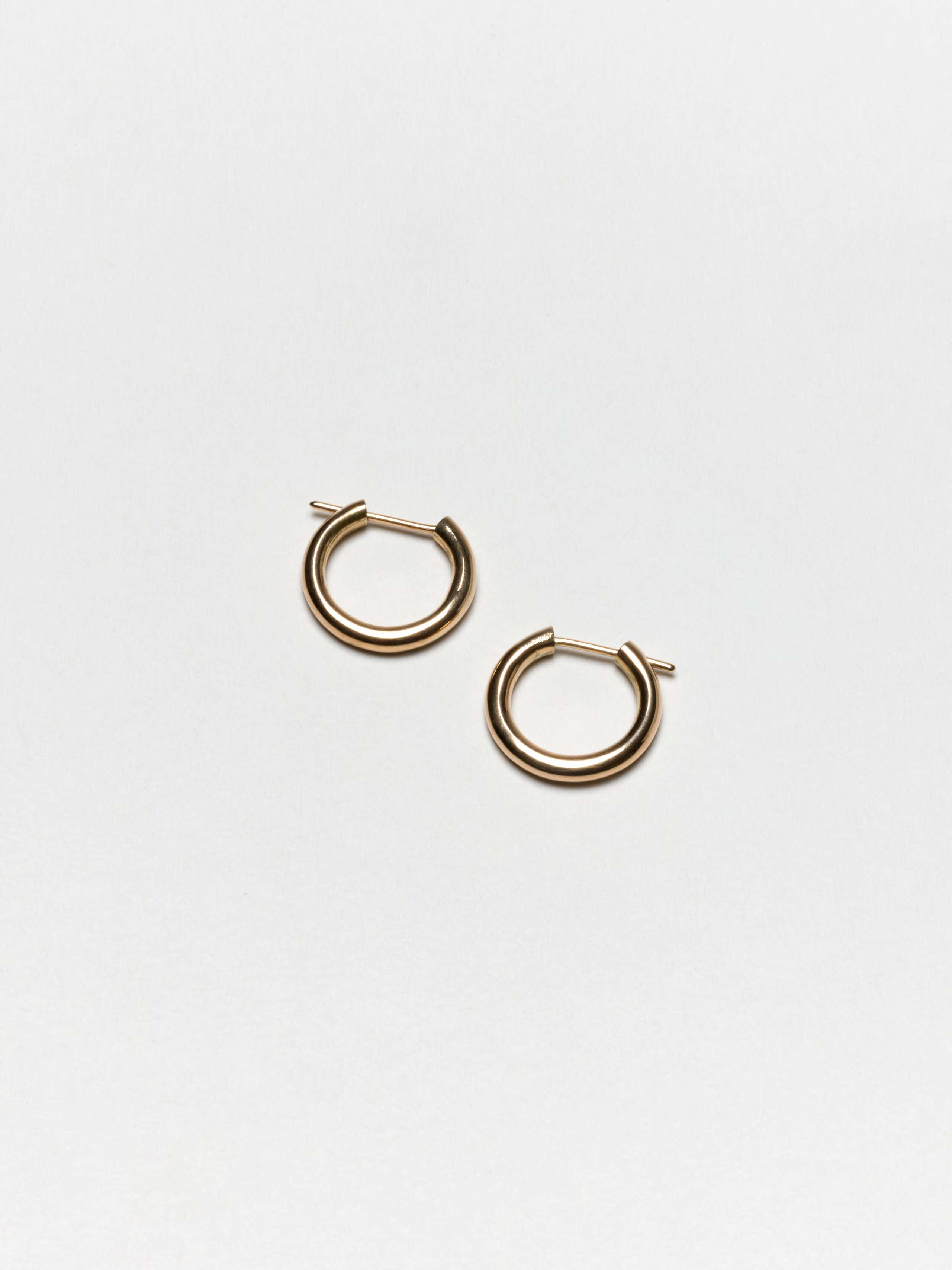 Fine creole in Ø 1cm, 9 karat gold