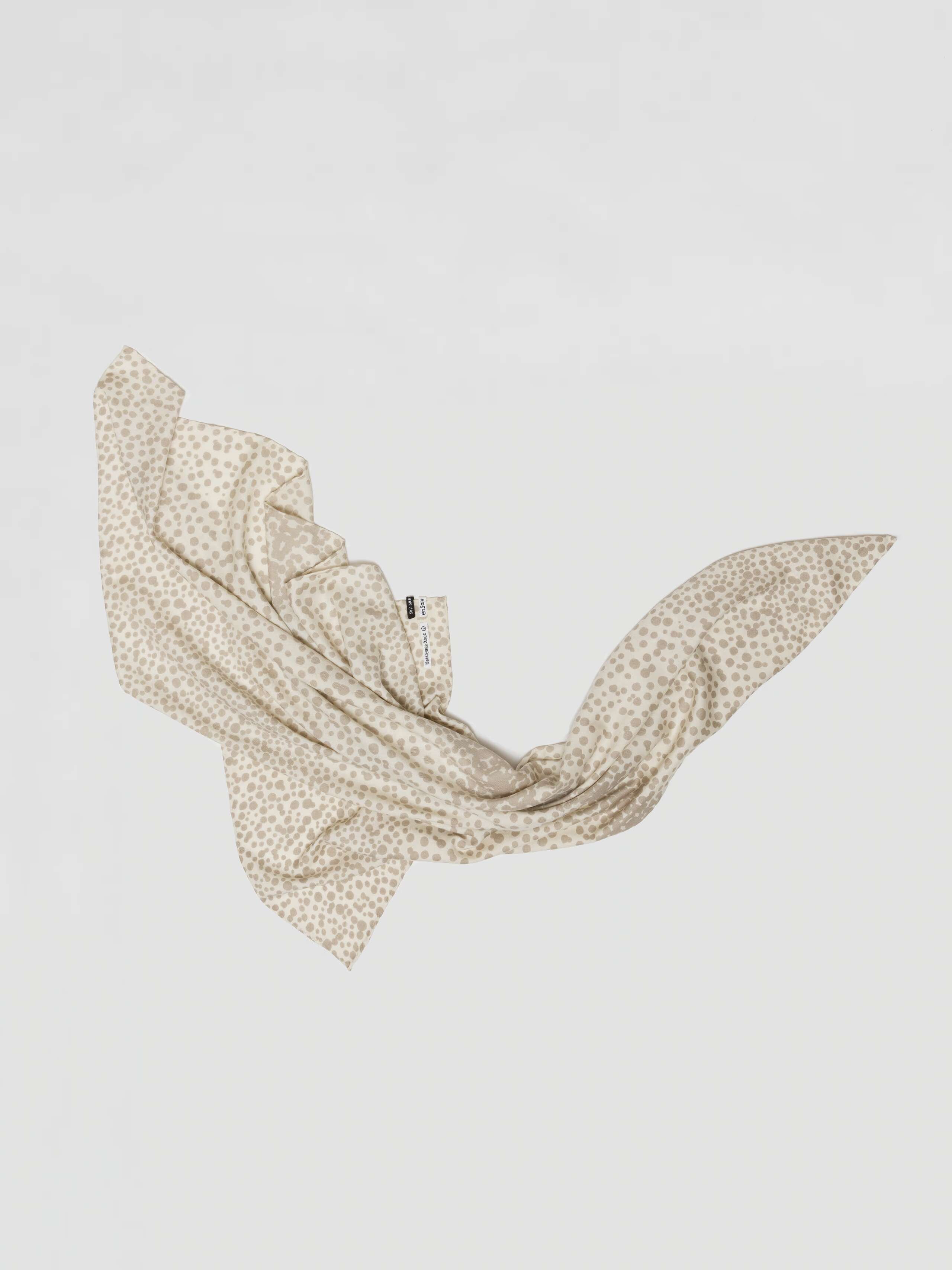 Leo scarf in moon rock