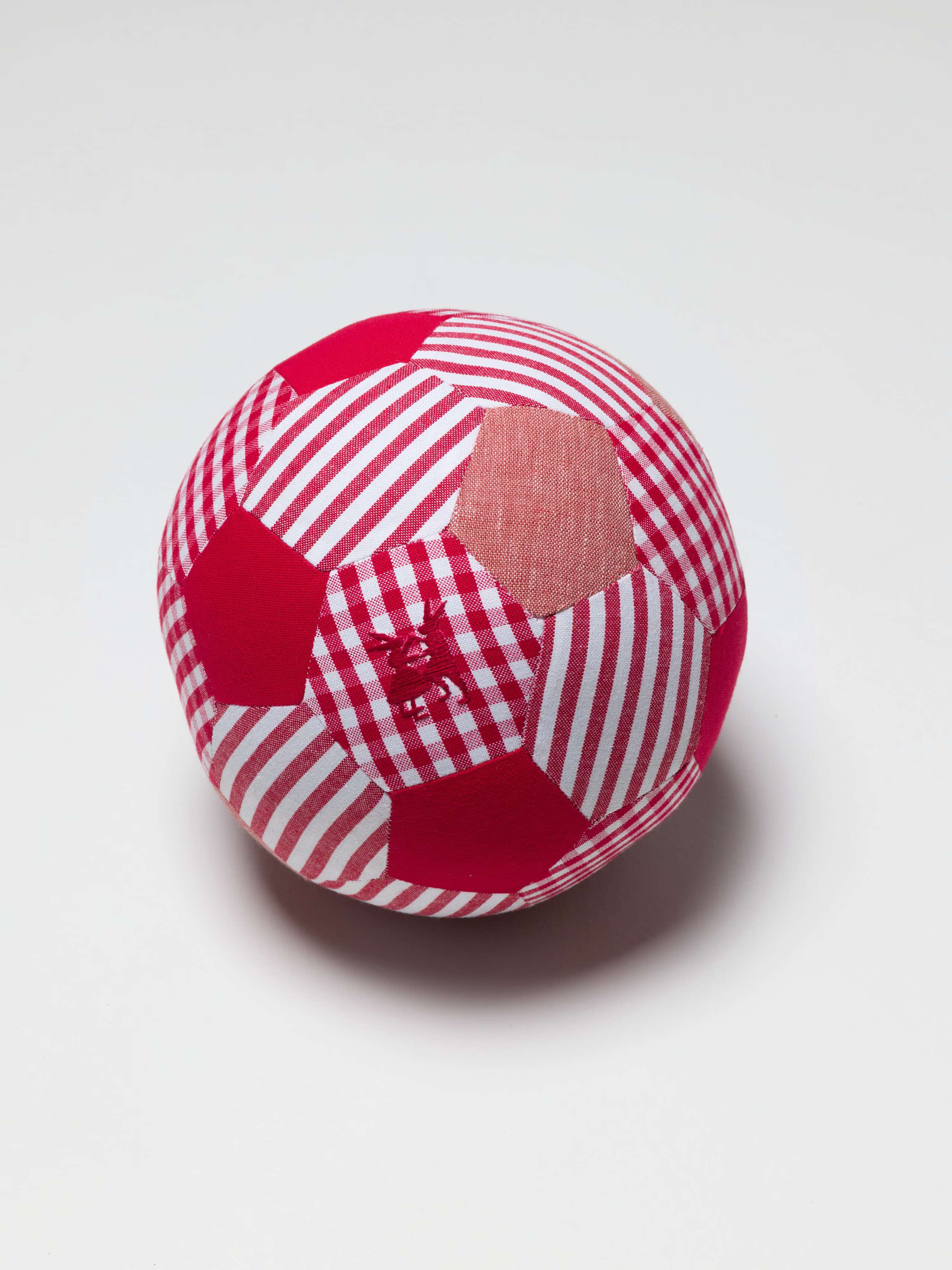 Football in enSoie red