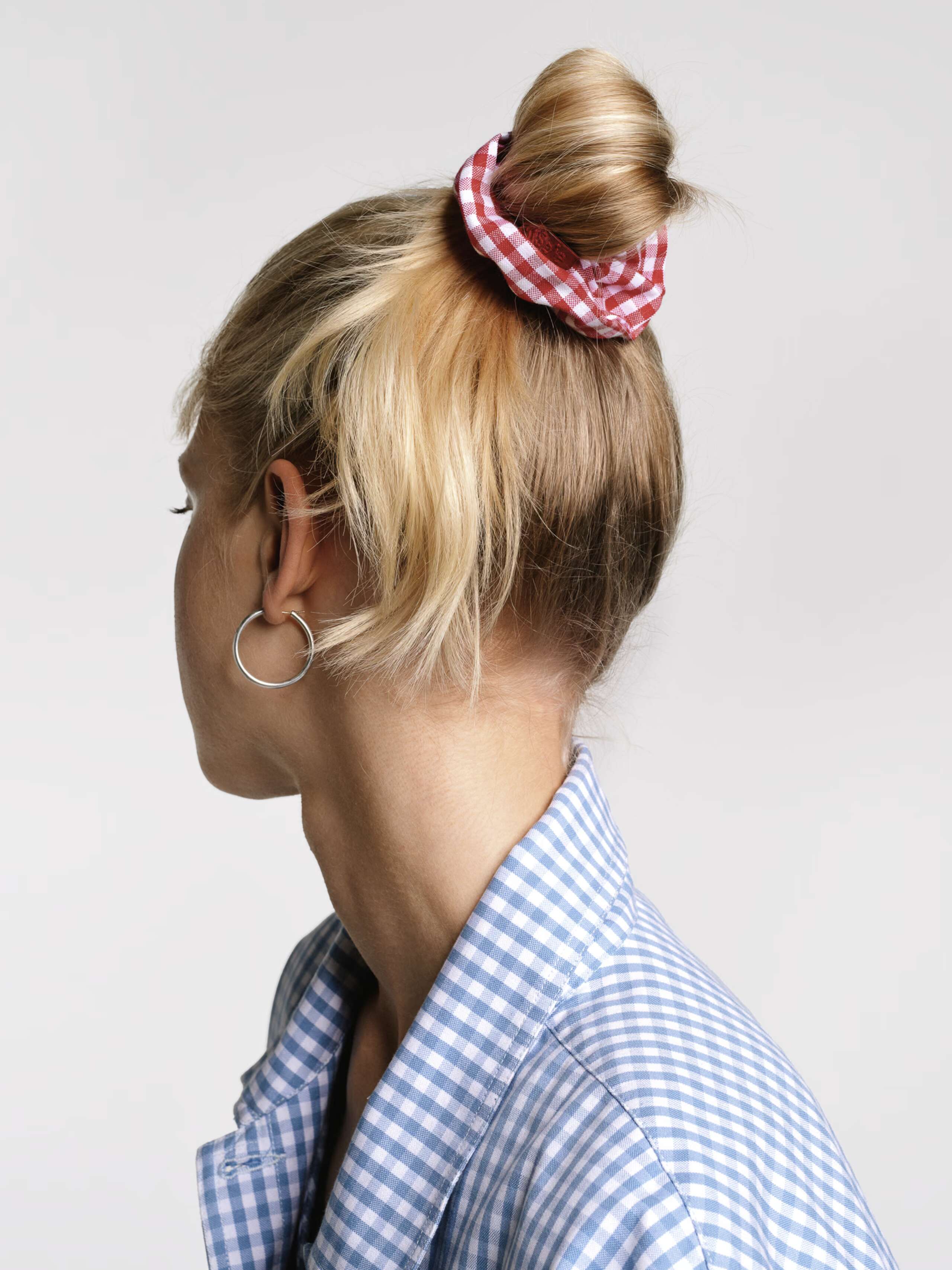 scrunchie in red