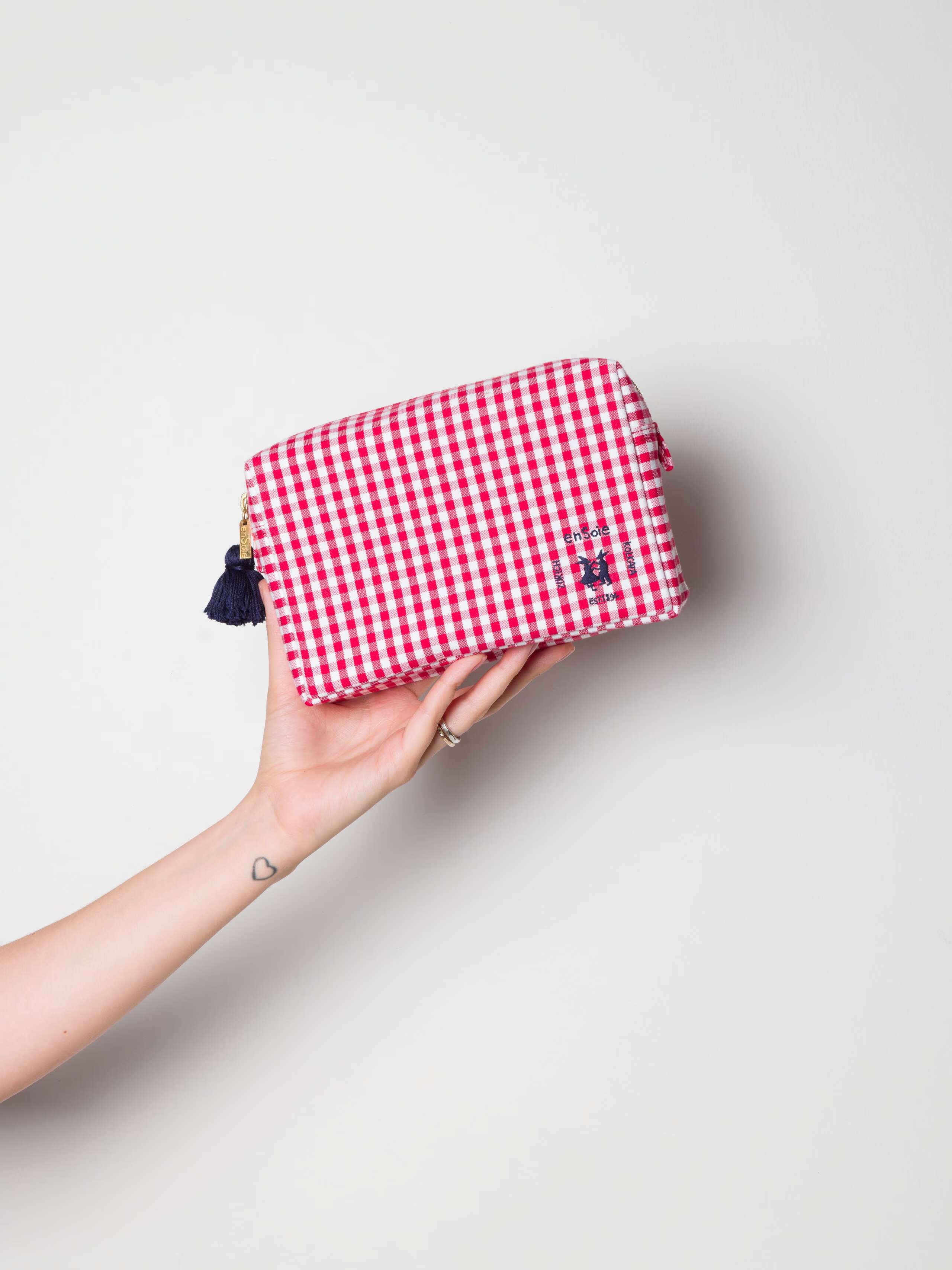 Tilda Toiletry bag small in enSoie red vichy