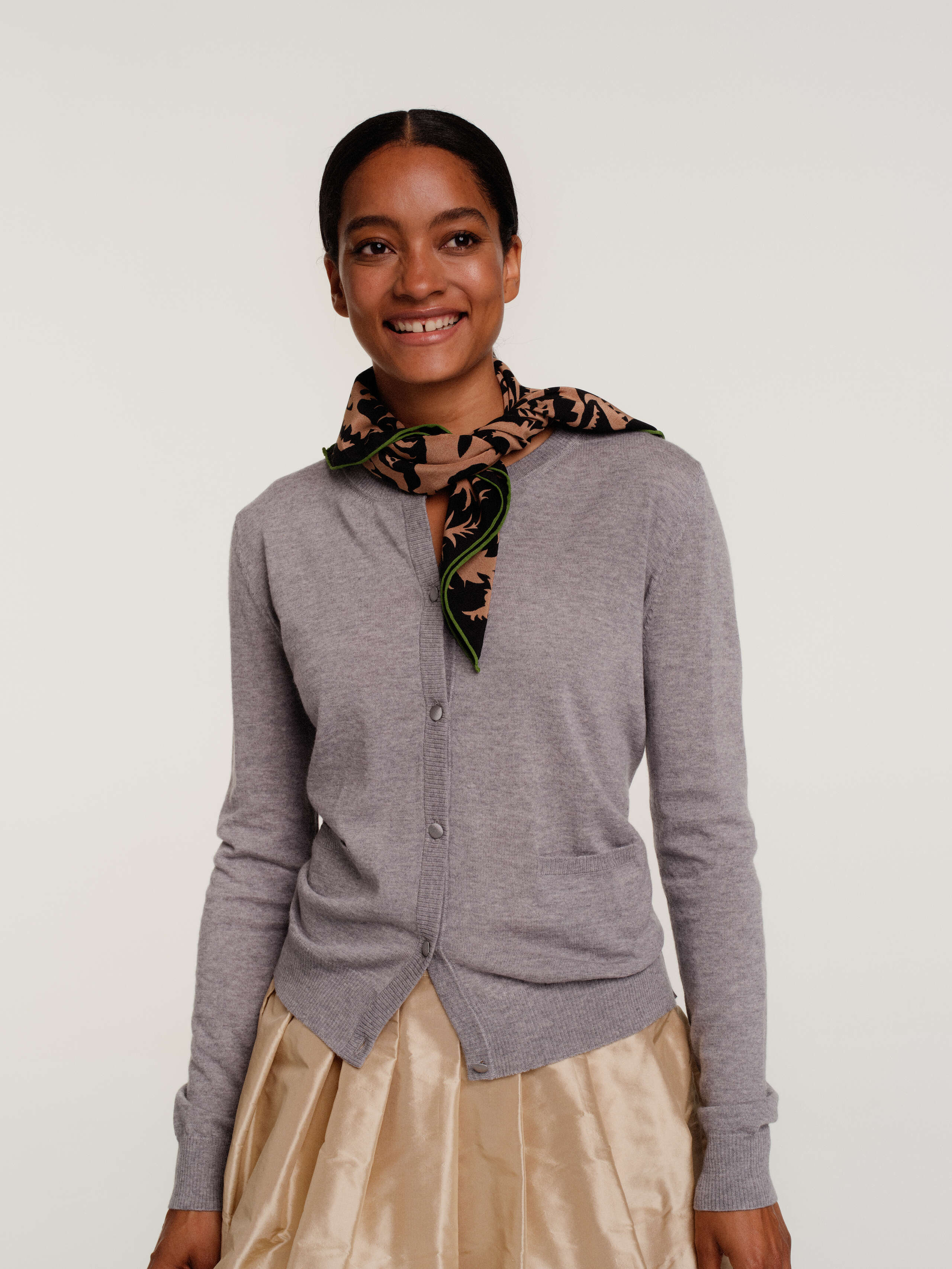 Monster foulard in black and beige gold