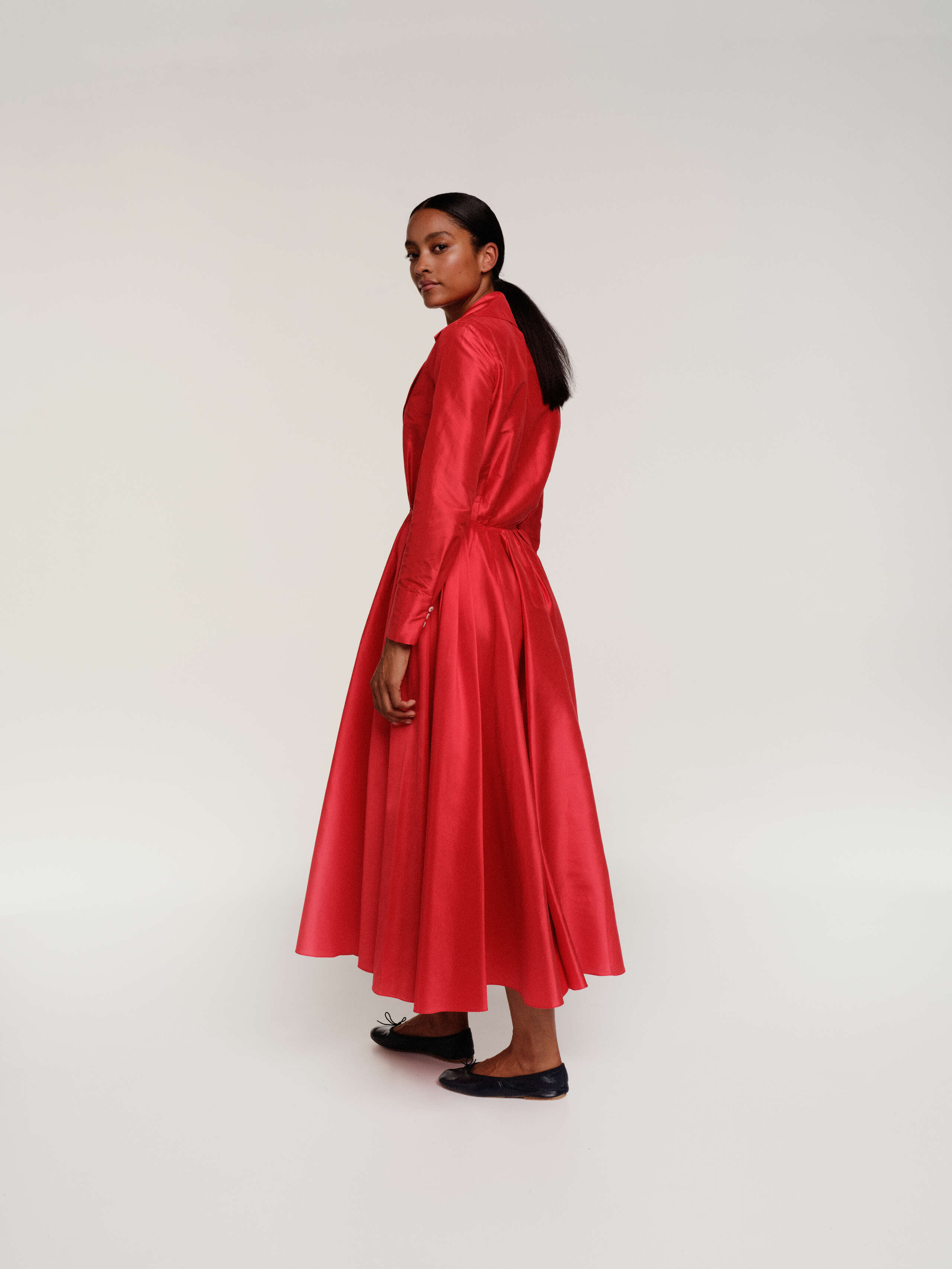 Delphine dress long in red doupion silk