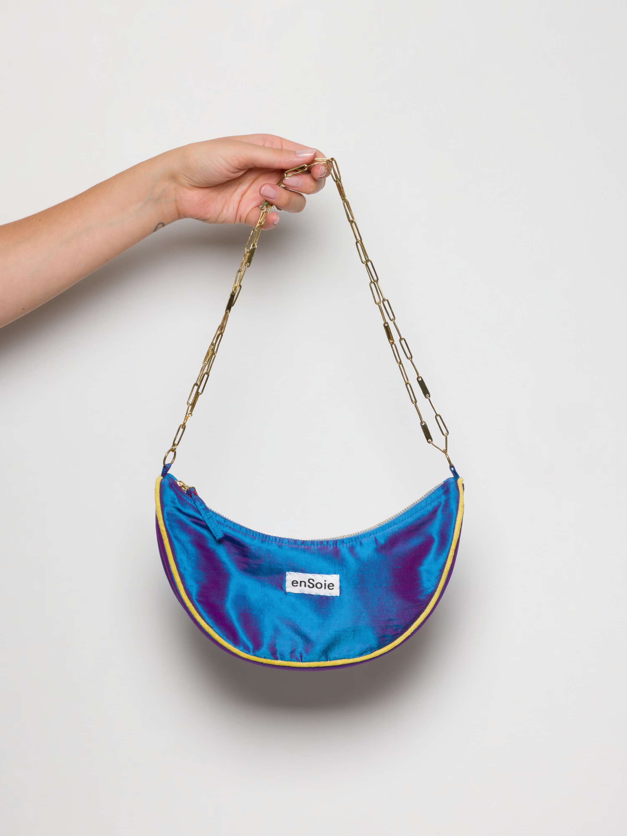 Moonbag in doupion silk funky blue