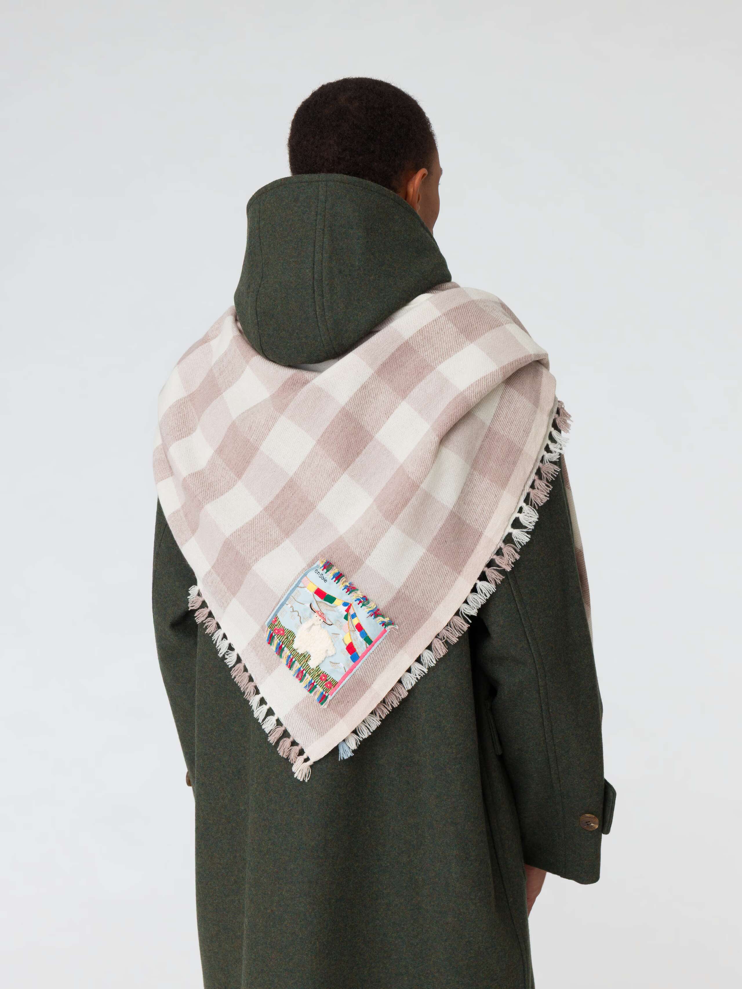 Blia stole, Mountain check 130 on model