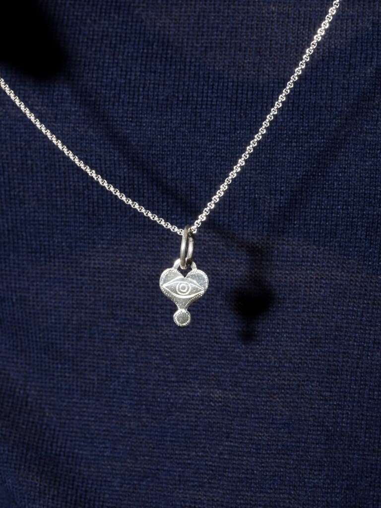 mini heart eye