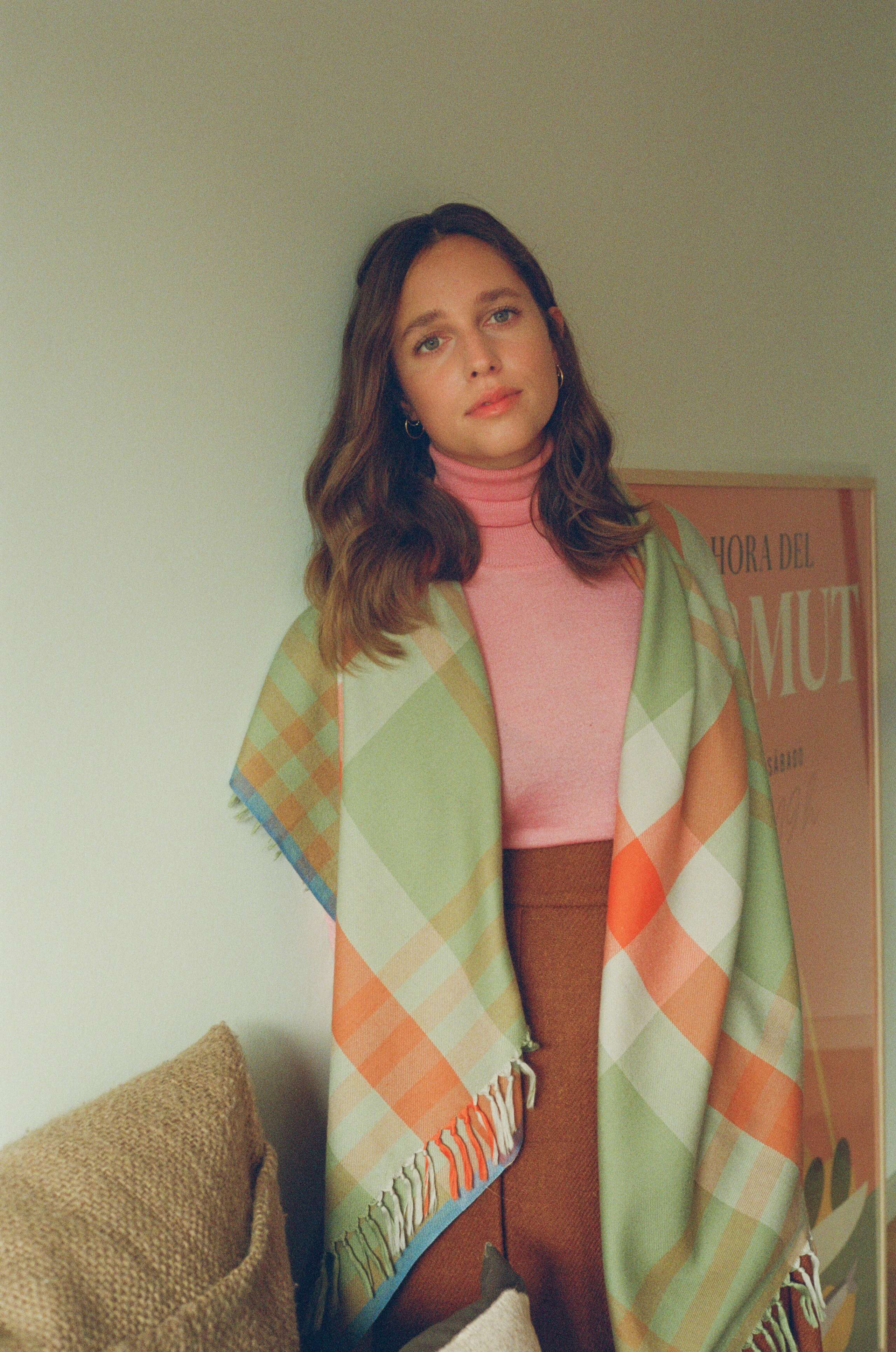 Leonie Wills, enSoie
