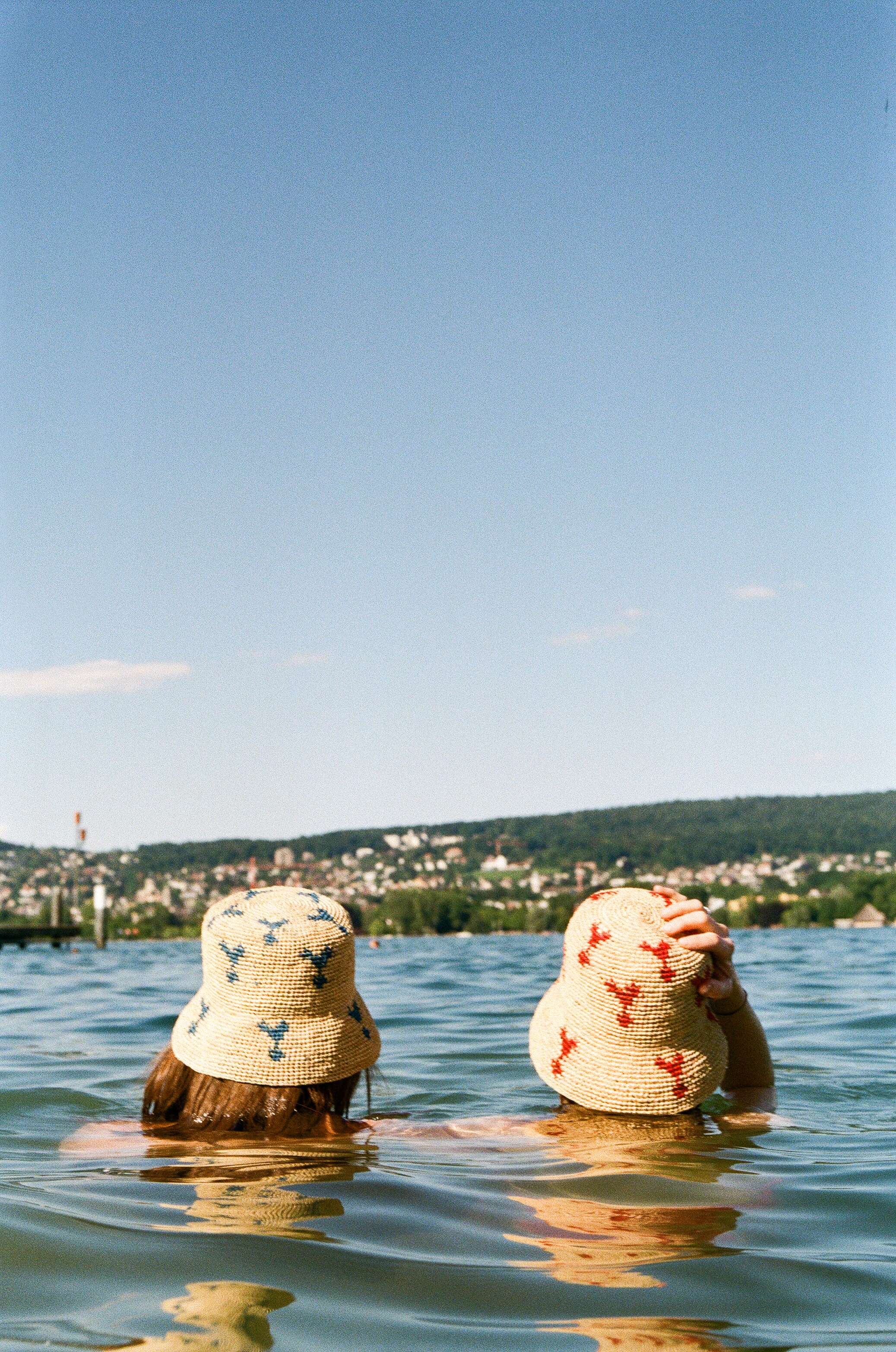 Lucy, Lisa und Oliver, enSoie
