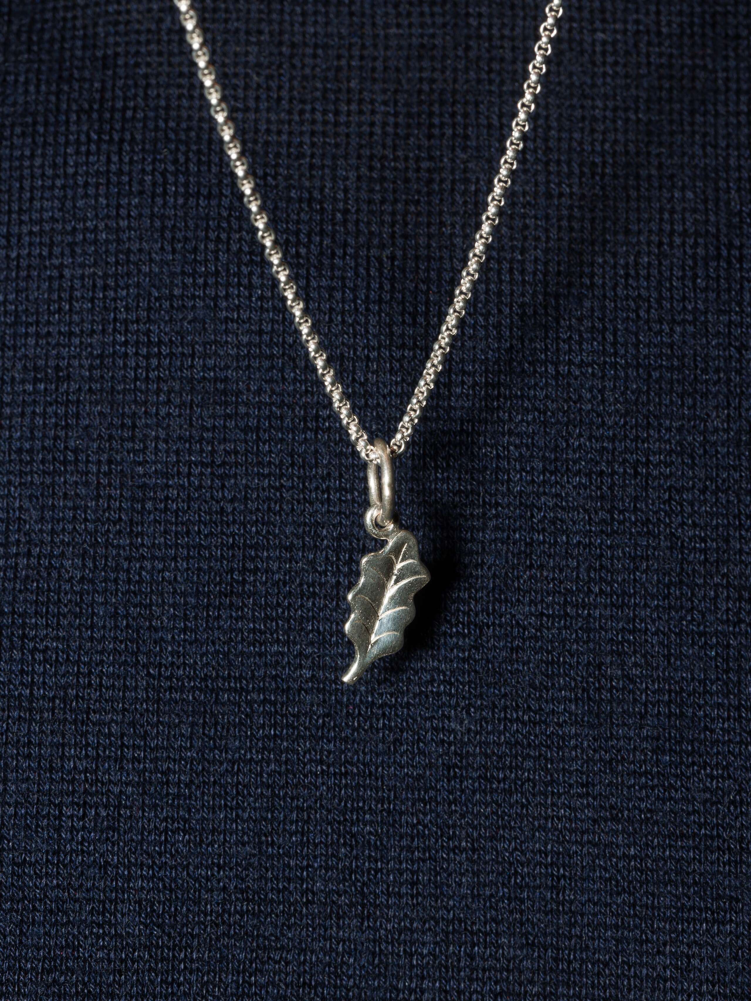 Picture of a silver leaf pendent
