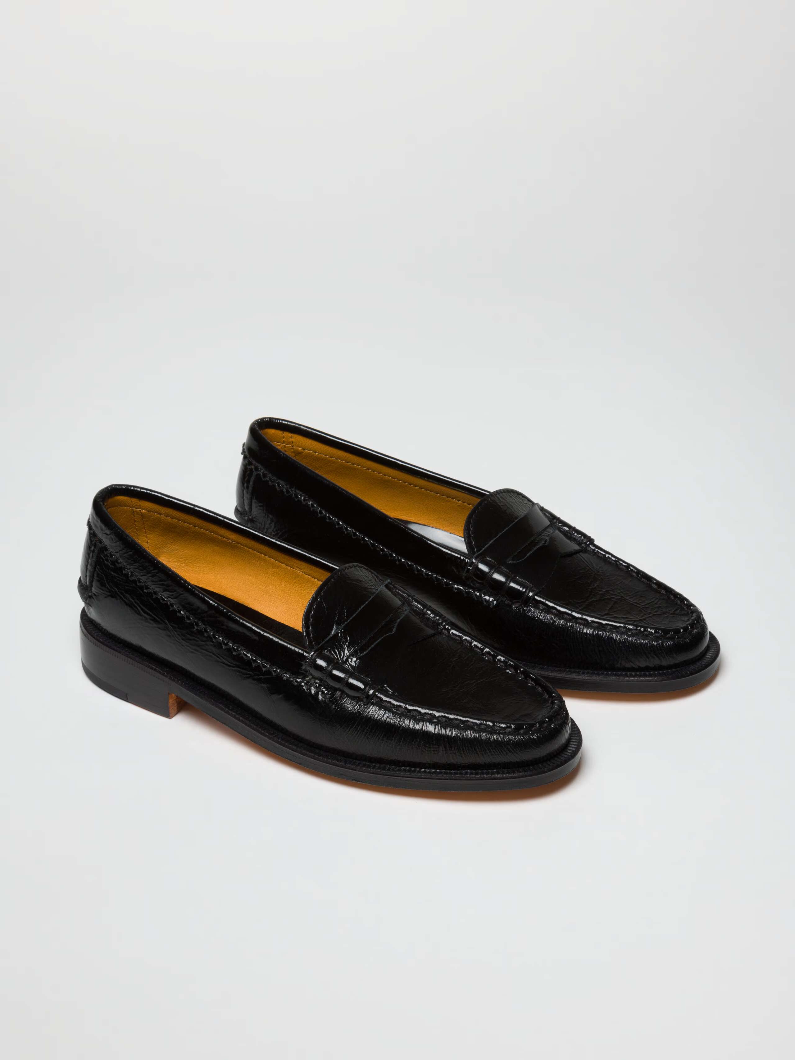 Pair of patent leather loafers in black handmade