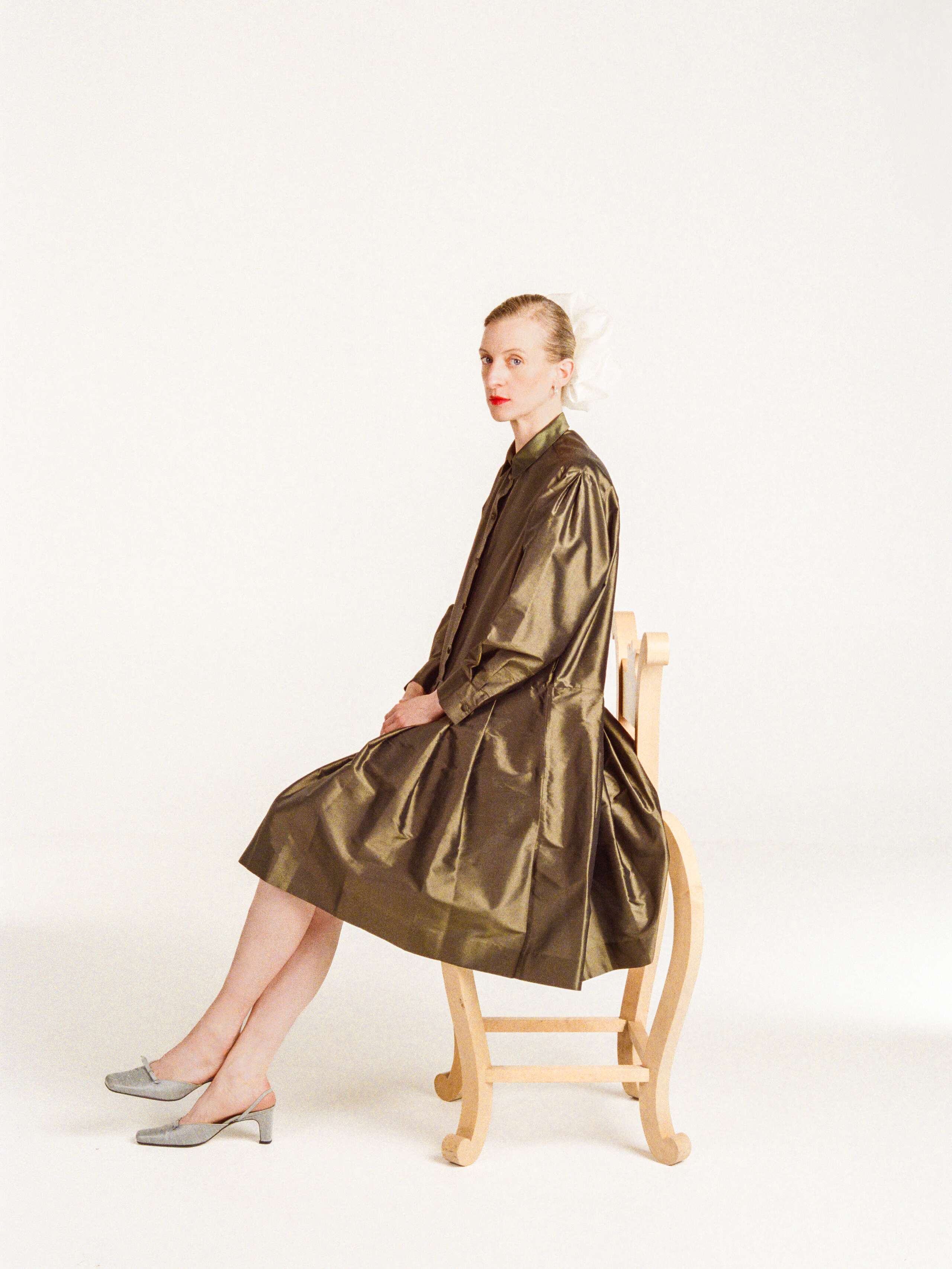 Doupion Phoebe dress pleated in khaki green 