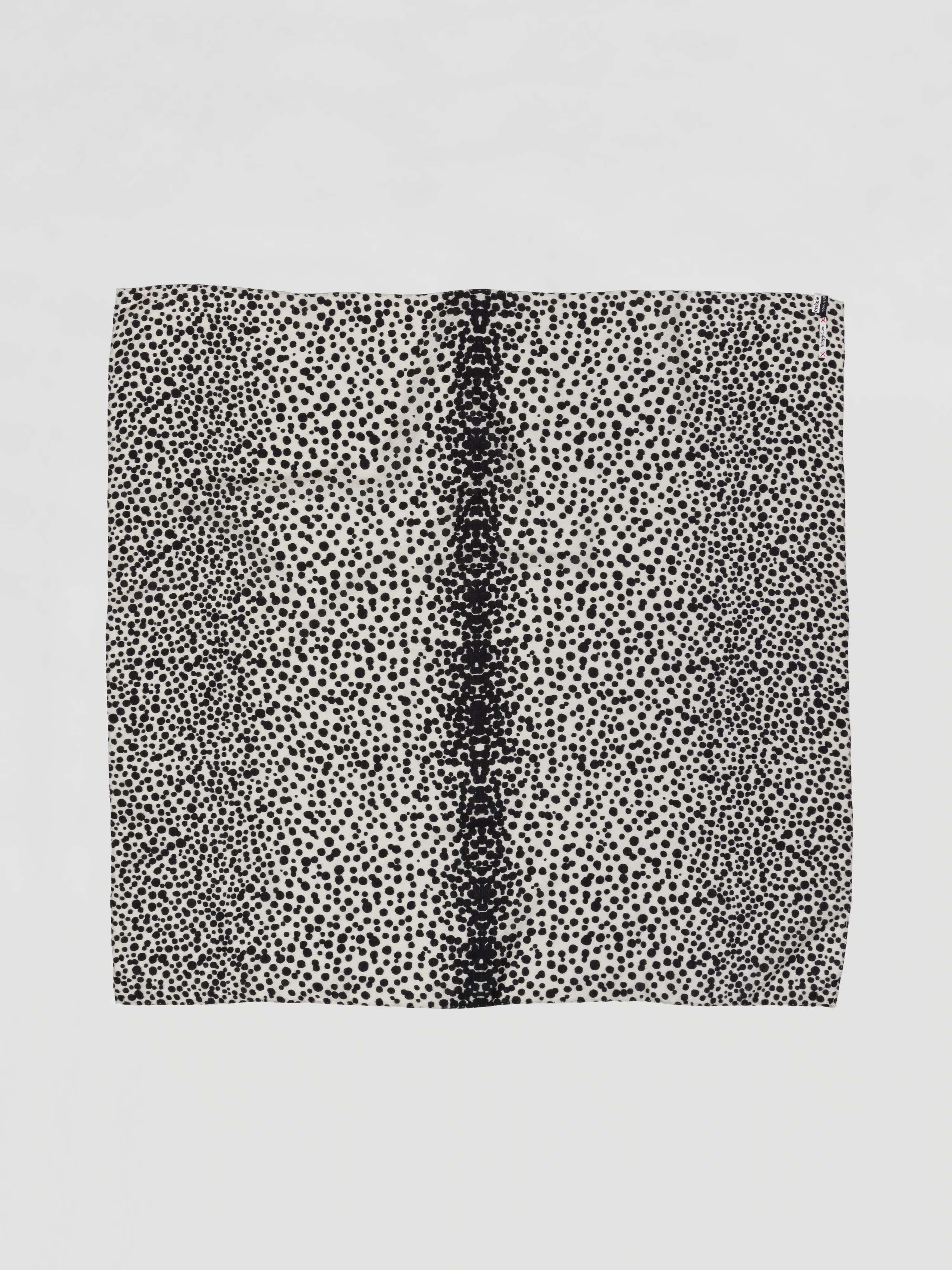Leo scarf in black