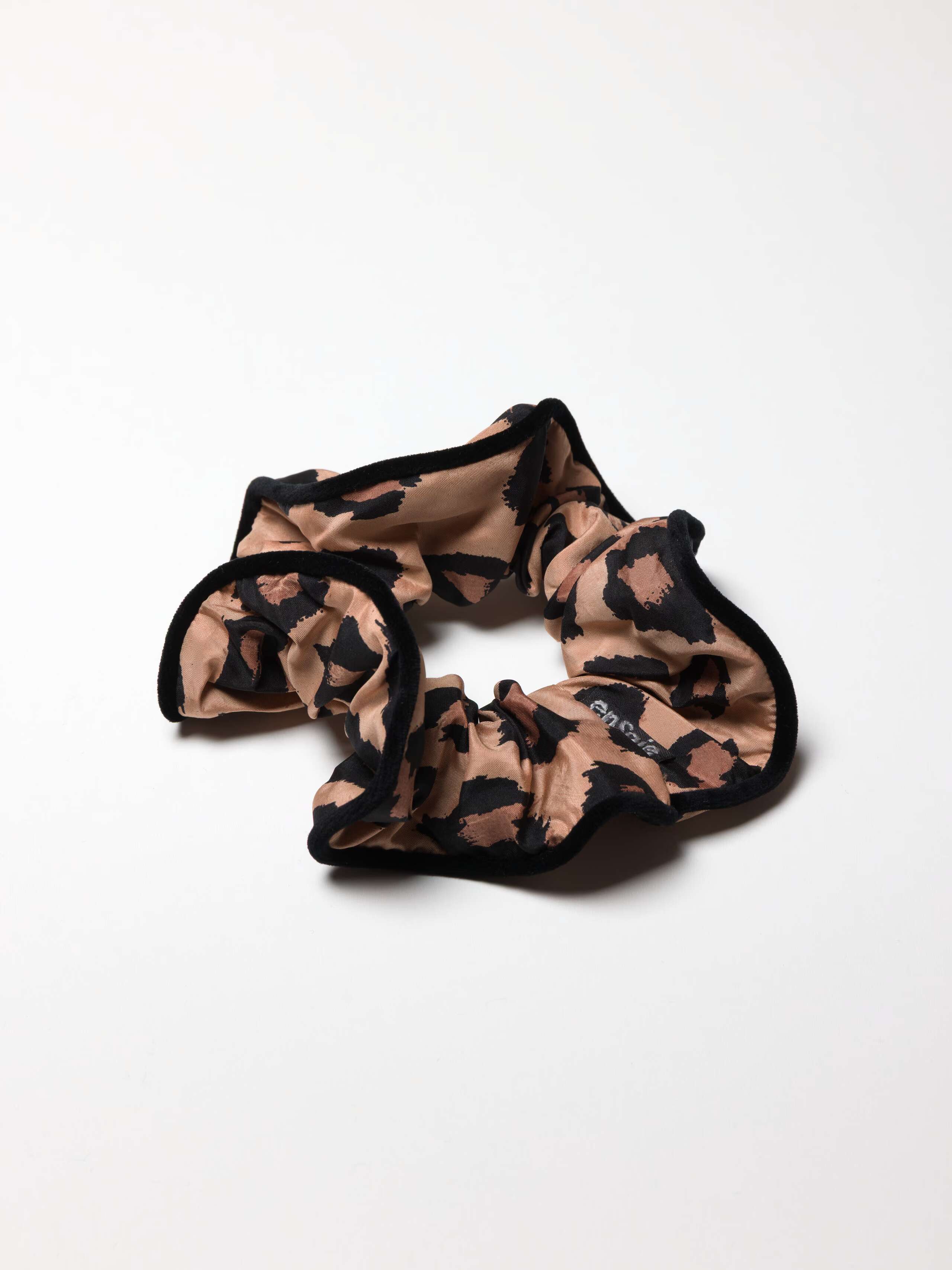 Hairtie scrunchie Leo Silk with velvet piping